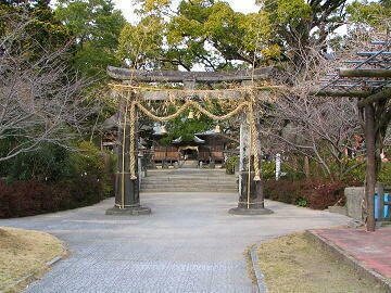 道の駅近くの与土日女神社