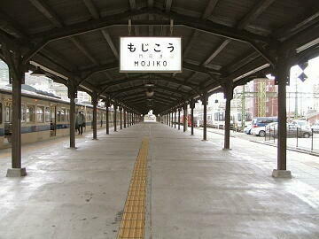 この駅には、国鉄型が良く似合う
