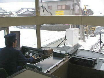 久大本線内にて。雪の中を順調に進む