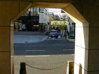 撮る時は、車が来ないのを祈るばかり