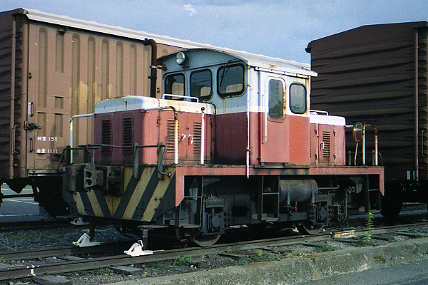 機関車　ハンドメイド　　国鉄 国鉄時代の電気機関車EF66の1/45スケールキットが前期型スタイル