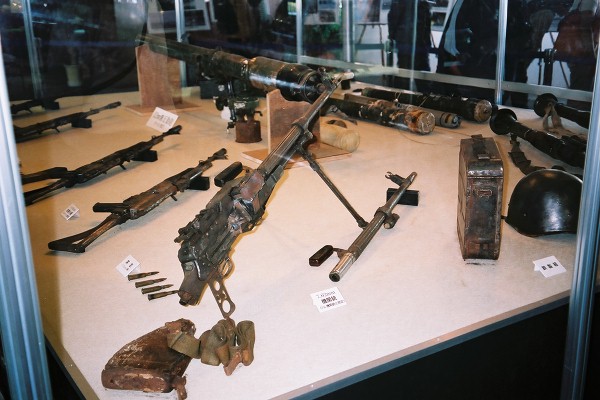 10 軽機関銃他