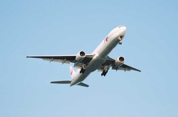 18 jal boeing 777