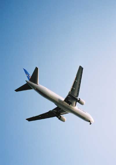 32 skymark airlines boeing 767